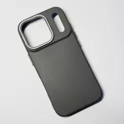 Maska MonoLine za iPhone 17 Pro Max siva