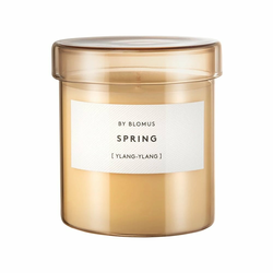 Dišeča sveča iz sojinega voska čas gorenja 45 h Valoa Spring – Blomus