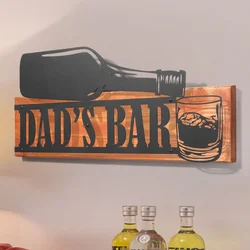 WallXpert zidni ukras od drveta i metala Reserva, natpis „Dad’s Bar“ sa bocom i čašom, 56 x 23,5 cm, crveno drvo / crni