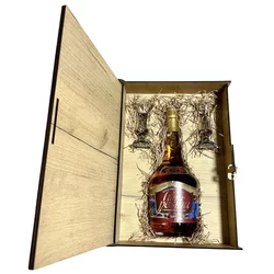 Stara Pesma Šljiva 5 godina Gift Box 2 čaše Boston Shot