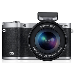 SAMSUNG kompaktni fotoaparat NX300 (EV-NX300ZBSTPL), črn