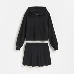 Reserved - GIRLS` JOGGING TOP & SHORTS
