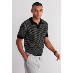 Trendyol Black Limited Edition Relaxed Short Sleeve Polo Neck Knitwear T-shirt