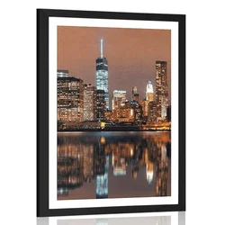 Plakat s paspartujem odsev Manhattana v vodi - 30x45 black