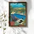 WallXpert uramljena MDF slika NAL119-70, žena sa šeširom i pas pored bazena među mediteranskim biljem, 50 x 70 cm
