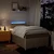 VIDAXL Box spring postelja z vzmetnico krem 120x200 cm blago