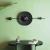 WALLXPERT APS138LSS Dekorativni metalni zidni sat, Crni