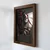 WallXpert uramljena MDF slika NAL004-70, crni i beli konj sa crvenim ularima na tamnoj pozadini, 50 x 70 cm