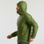 Zelena muška perjana jakna sa kapuljačom za planinarenje TREK 100