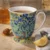 Porcelanasta skodelica 300 ml Vincent van Gogh Irises razkošno darilo