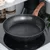 Northix Granitna ponev BLACK&WOOD 26 cm