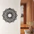 WallXpert metalni zidni ukras 5093, mandala cvet sa kružićima i laticama, 58 x 58 cm, crni