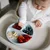 BabyOno Silikonski okrugli tanjur s odjeljcima i vakuumom 6 m+, plava
