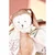 Doudou Darilni set Plišasti crkljivček medvedek s kapico 25 cm roza