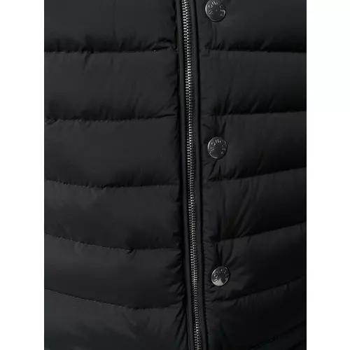 Moncler barral store
