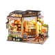 2Kids Toys - Miniaturna hiša Julias bakery 2xAAA