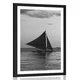 Plakat s paspartujem čudoviti sončni zahod ob morju v črnobeli varianti - 20x30 white