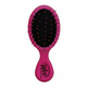 Wet Brush Lil češalj za kosu Punchy Pink (The Lil Wet Brush Can Be Used on Wet or Dry Hair and Works on Extensions and Wigs)
