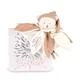 Doudou Darilni set Plišasti crkljivček medvedek s kapico 25 cm roza