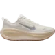 Nike Tekaški copati Vomero Plus