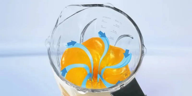V steklenem vrču lahko varno umešate hladne smoothieje in celo vroče juhe